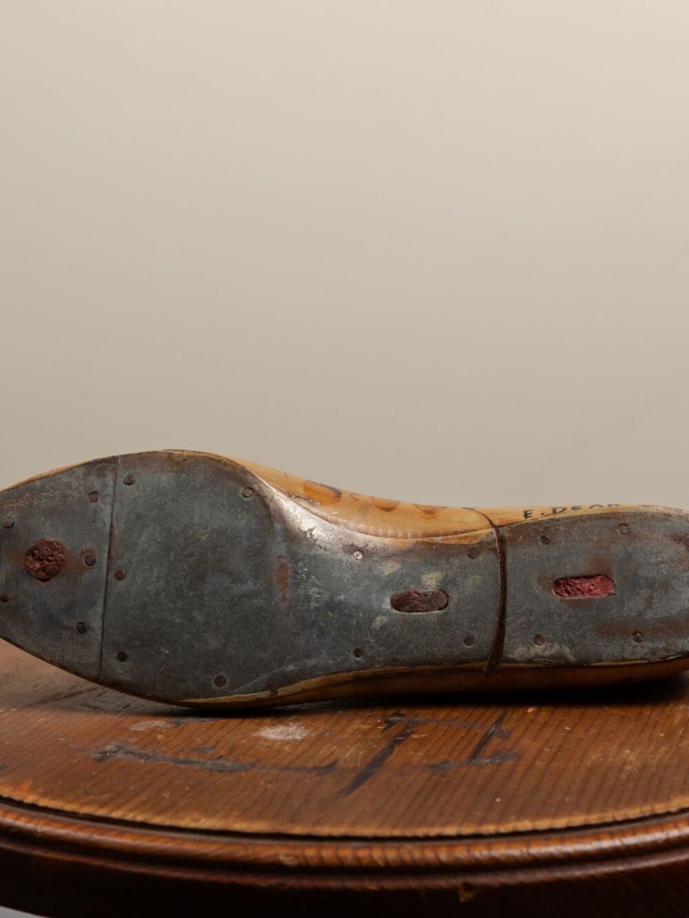 Antique Wooden Shoe Last Hand Painted Folk Art E Dean Acorn Oak Leaf Decor Form - Picture 7 of 7